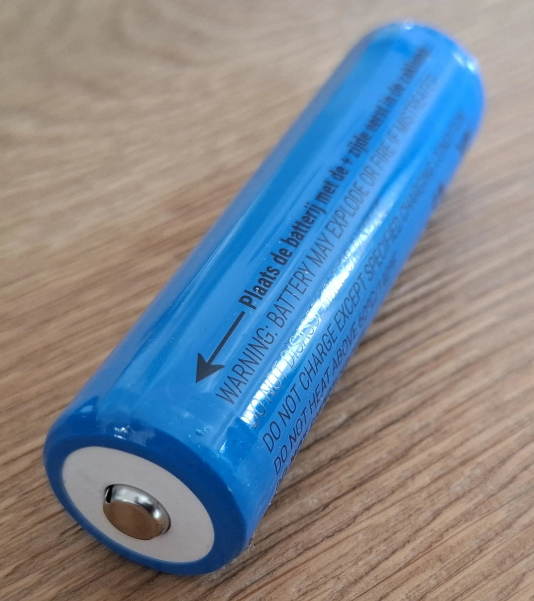 18650 batterij vergelijking met en zonder overlaadbeveiliging PCB veiligheid lithium ion