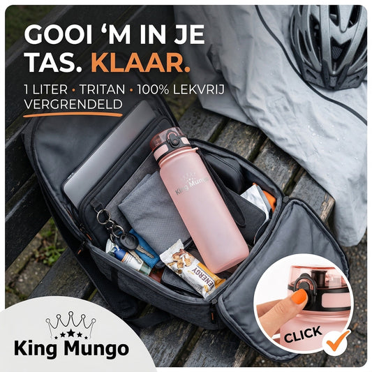 Een roze King Mungo 1 liter waterfles geplaatst in het zijvak van een rugzak. Ideaal voor outdoor sport en reizen.